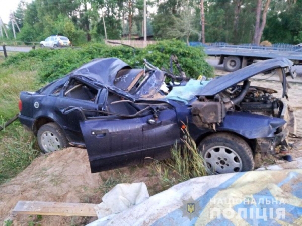 У Рокитнівському районі внаслідок ДТП загинув 23-річний водій