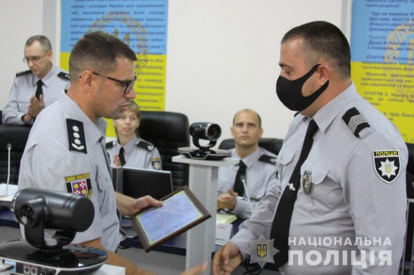 Керівник обласної поліції відзначив  поліцейських, які затримали групу крадіїв з Одещини