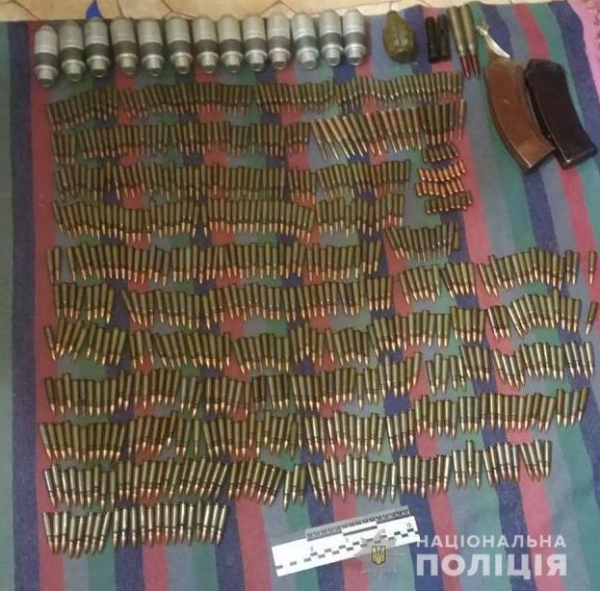Поліцейські Кіровоградщини вилучили з незаконного обігу гранатомет, осколкові боєприпаси до  нього та  набої