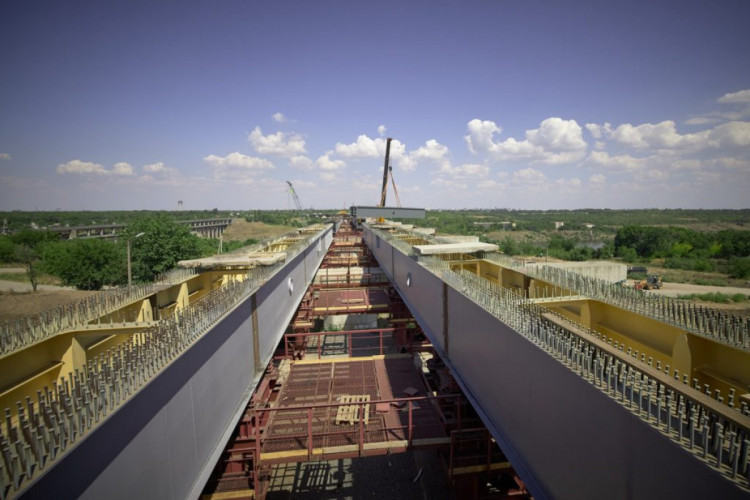  Президент в очередной раз пообещал достроить запорожские мосты через Днепр 