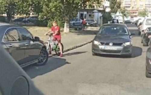 У Києві діти заблокували порушника правил дорожнього руху