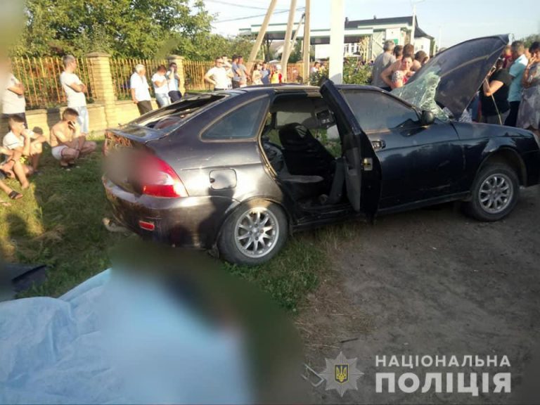 Прикарпатські поліцейські розслідують ДТП, у якій троє осіб загинули, а двоє – постраждали