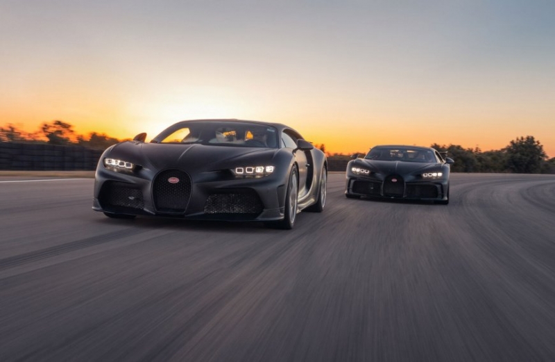 Bugatti провела тести двох Нових моделей в Италии
