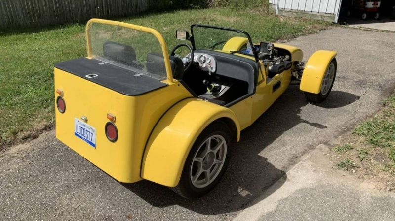 На продажів Вистава саморобний спортивний автомобіль в Дусі Lotus 7