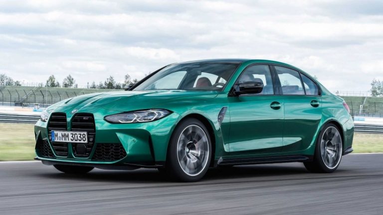 Компанія BMW у своєму промовідео показала змагання оновлених M3 та M4