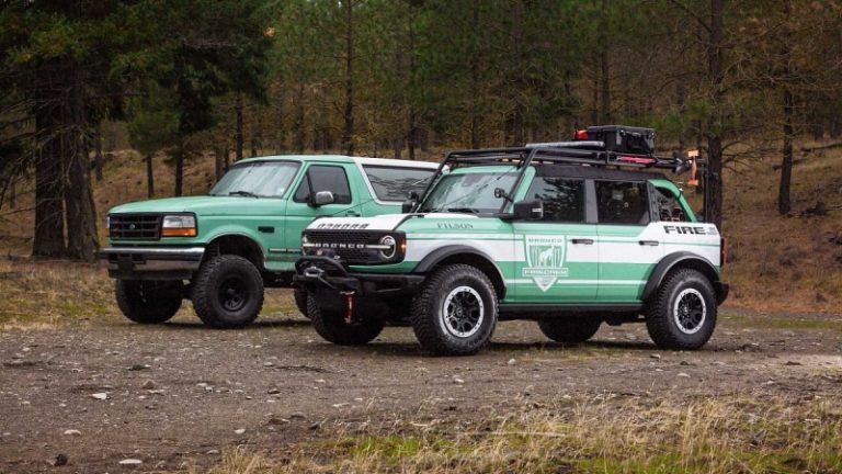 Американська компанія Ford продемонструвала позашляховик з пожежним рукавом і бензопилою