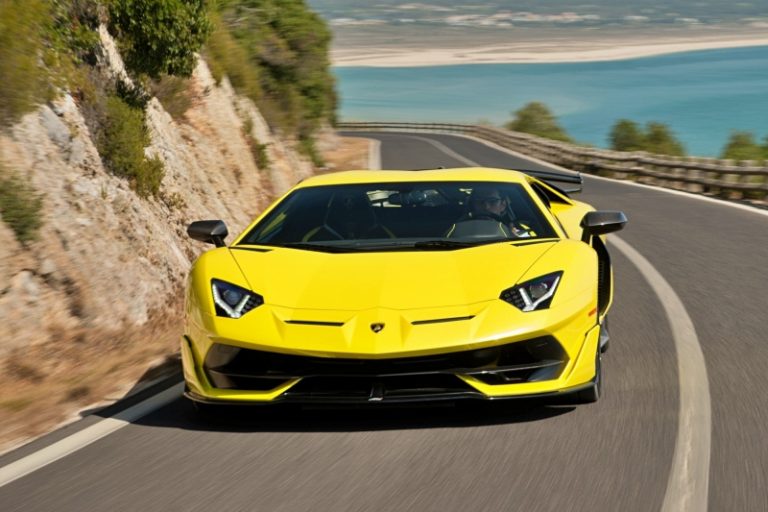 Lamborghini відкликає суперкари Aventador SVJ через ризик руйнування підвіски