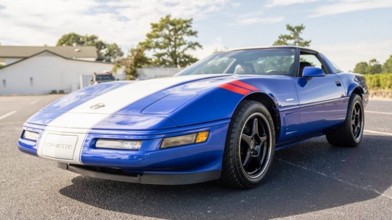 На продаж виставили спеціальну версію Chevrolet Corvette 1996 року