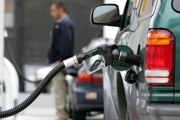 В Україні співвідношення вартості бензину та зарплати встановило новий рекорд