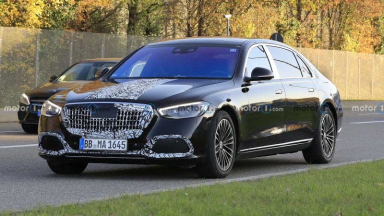 Два нових Mercedes-Maybach S-класу спіймали майже без маскування. Фото