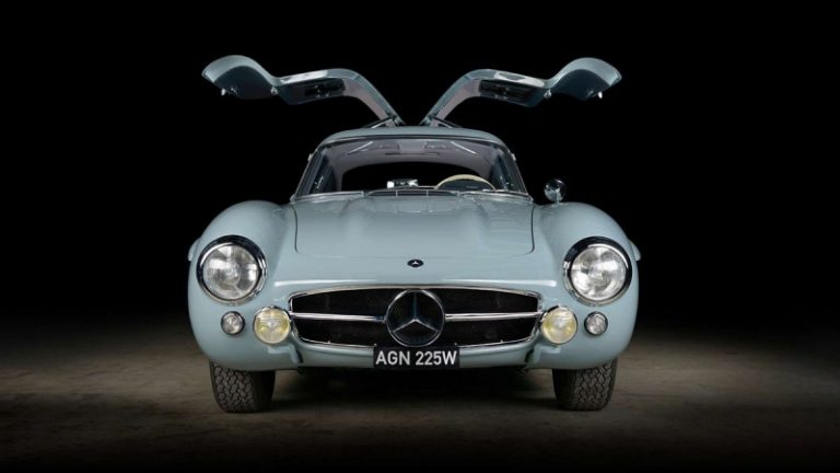 Продемонстрували відреставрований Mercedes-Benz 300 SL Gullwing