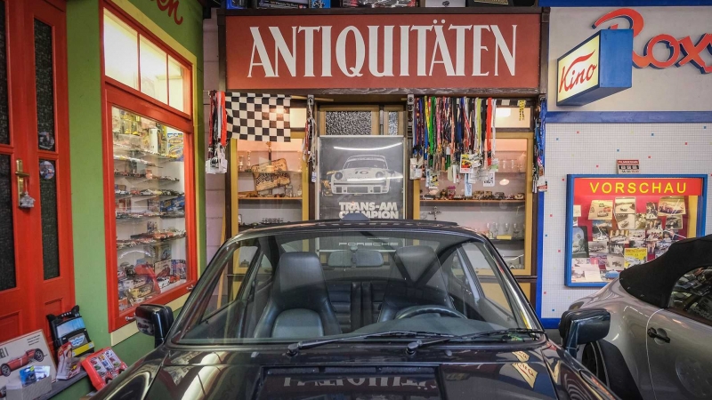80-річний колекціонер купив свій 80-й Porsche