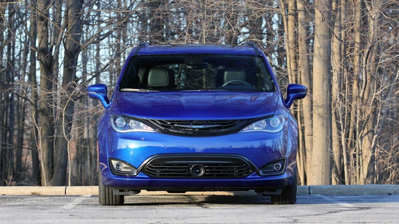 Chrysler Pacifica Hybrid 2019 года