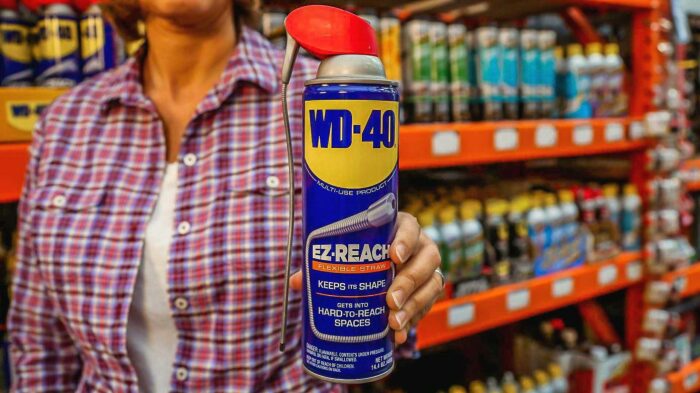 Как не следует использовать WD-40, если не хочется испортить автомобиль