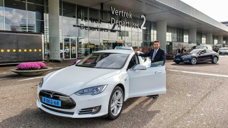 Компанія таксі з Нідерландів пред’являє позов Tesla про відшкодування збитків в розмірі 1,3 мільйона євро через проблеми з електромобілями