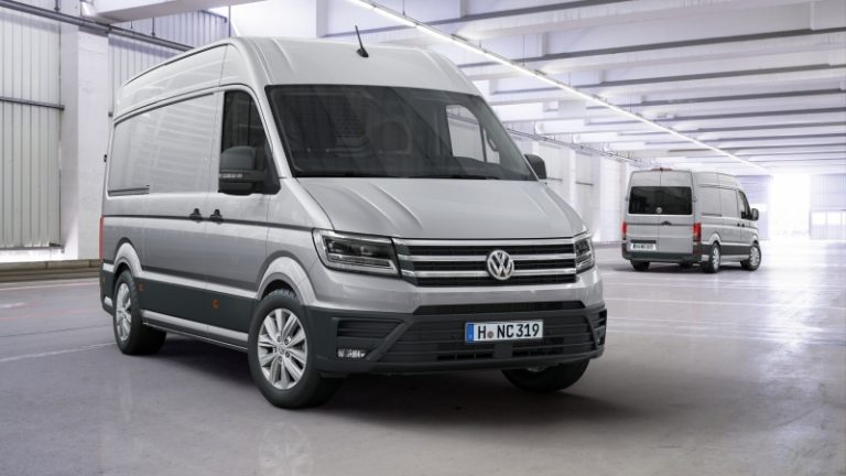 На німецькому автобані VW Crafter Cargo Van розігнали до 164 км/год. Відео