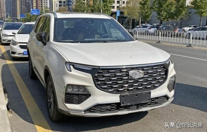 Ford Equator Spied In China With Mahindra XUV500-Like Digital Cockpit
