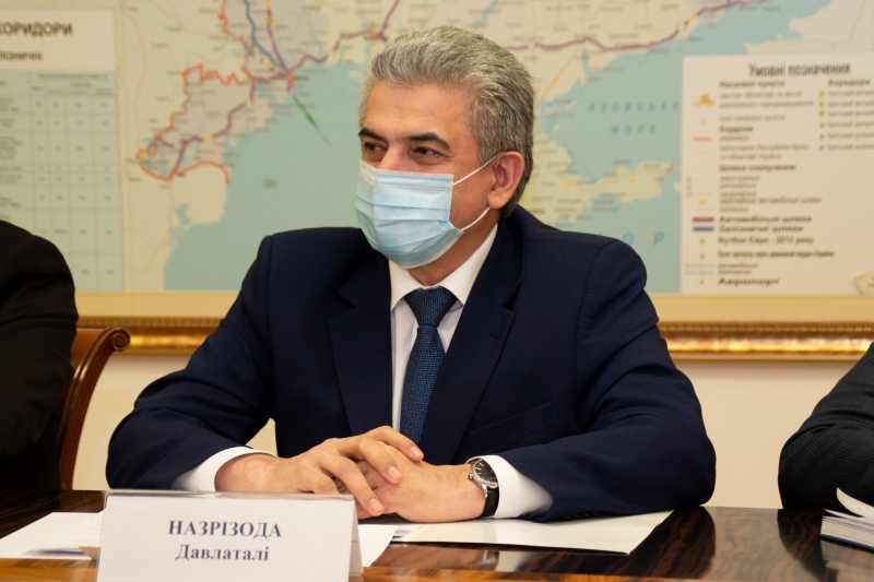 Україна зацікавлена у розвитку співпраці у сфері транспорту з Таджикистаном, - Владислав Криклій