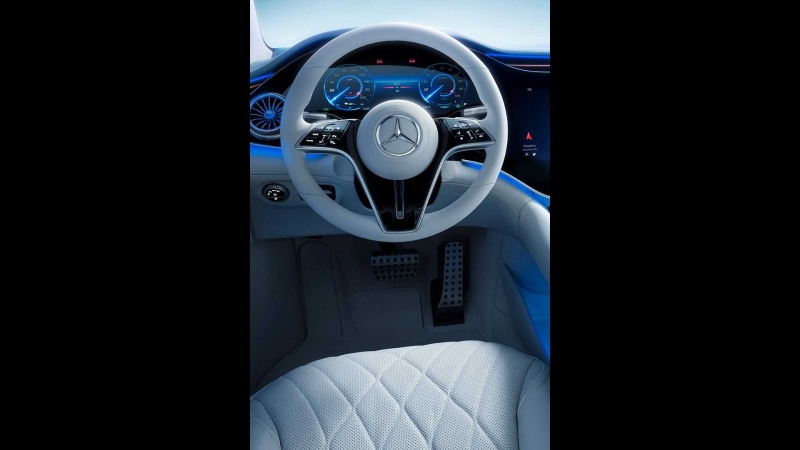 Mercedes-Benz полностью раскрыл интерьер роскошного электромобиля EQS