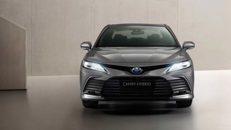 Toyota Camry получит в России 2 новых мотора