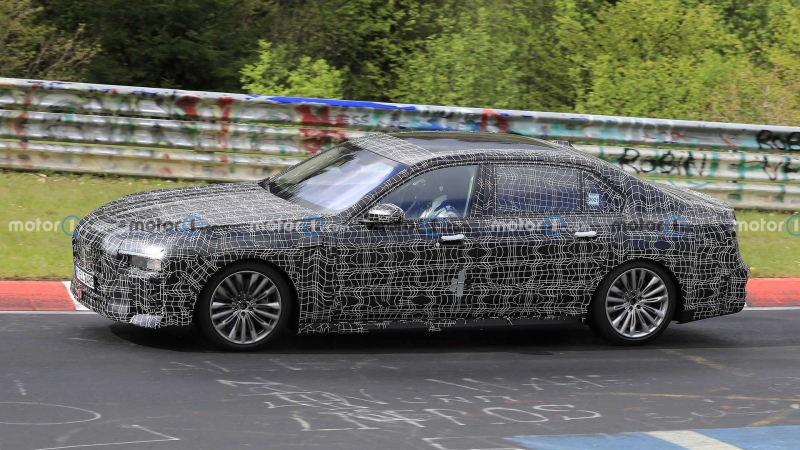 2023 BMW 7 Series Spied Reminding Us Of Its Front-Fender Cameras
