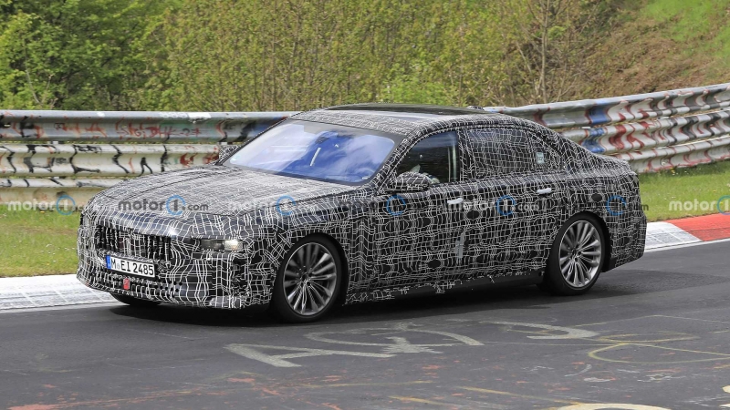 2023 BMW 7 Series Spied Reminding Us Of Its Front-Fender Cameras
