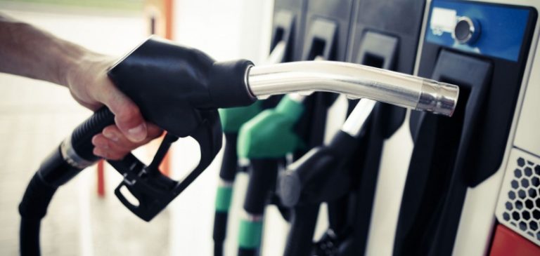 Ціни зростають: скільки українцям доведеться платити за паливо на автозаправках