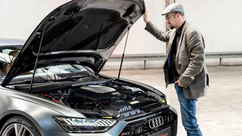 Audi отругала блогера за то, что тот использовал RS 6 для помощи