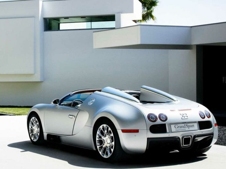 Компанія Bugatti представила програму, яка передбачає передбачає повне відновлення автентичного стану автомобілів