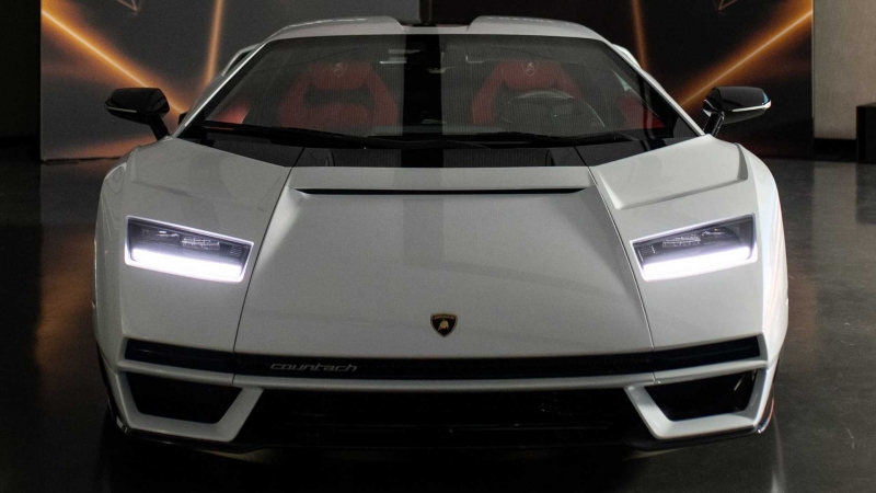 Оцените саунд мощного V12 нового Lamborghini Countach