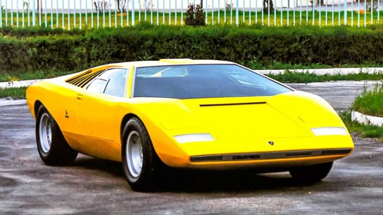 Lamborghini поверне до життя найперший екземпляр Countach. Фото