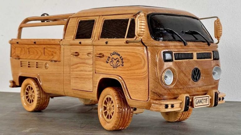 Оцініть дерев’яну копію фургона-пікапа Volkswagen Type 2