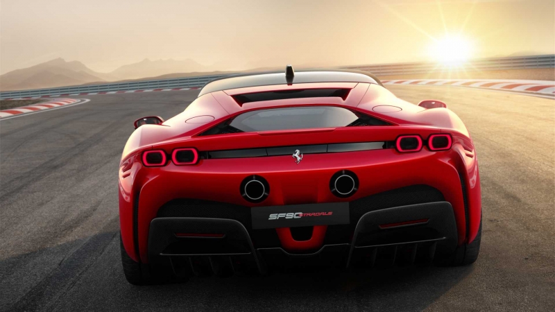 Ferrari начали красить в цвета Lamborghini