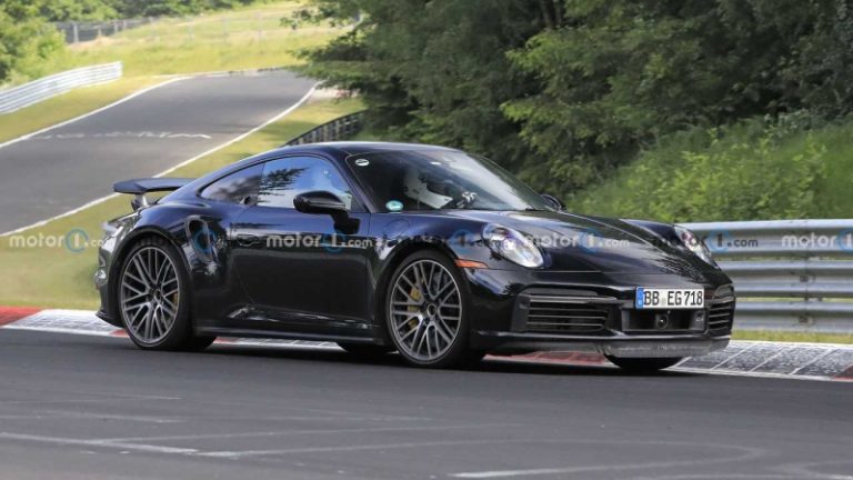 Бос Porsche підтвердив випуск гібридного спорткара 911