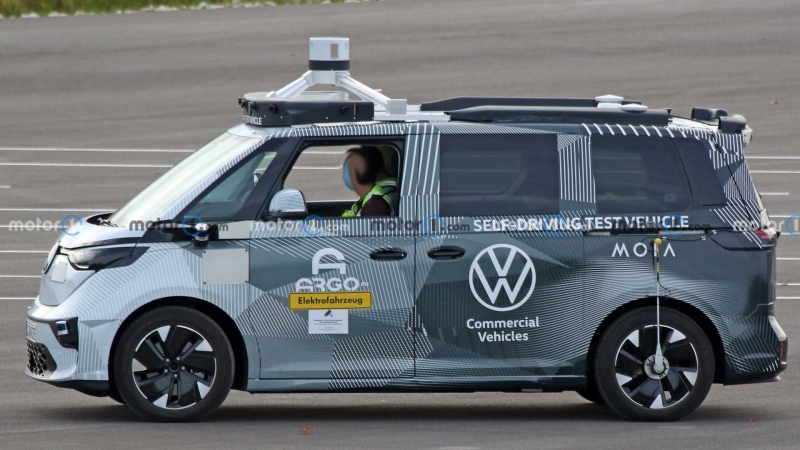 Volkswagen показал предсерийный минивэн ID. Buzz
