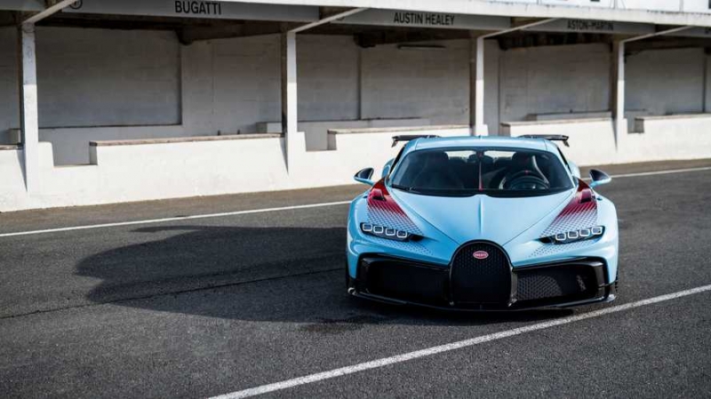 После Chiron Bugatti выпустит еще один бензиновый гиперкар