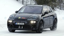 Электрический Porsche Macan поймали на зимних тестах