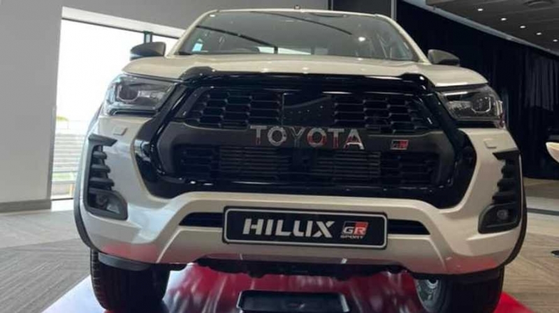 Toyota Hilux GR Sport прокачали перед дебютом Ranger Raptor