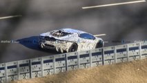 Наследник Lamborghini Aventador снял часть камуфляжа
