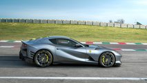 Ferrari готовит нечто с V12: шпионы сняли странный тестовый мул