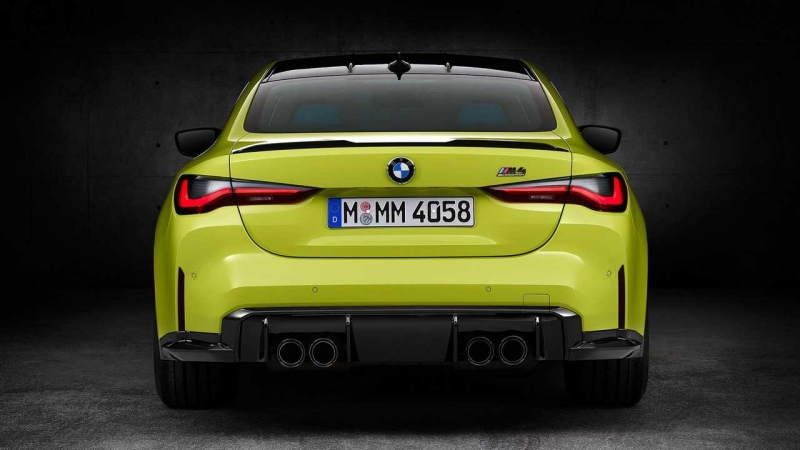BMW показала первые фото и раскрыла дату дебюта M4 CSL