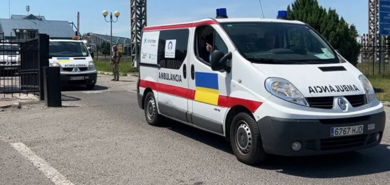 Іспанія надала Україні нову партію з 15 машин “швидкої допомоги”