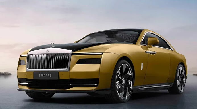Rolls Royce показав перший серійний електромобіль Spectre