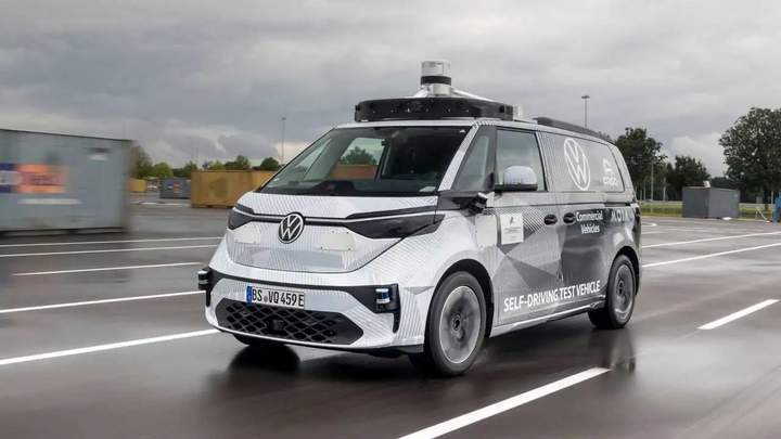 Шеф VW планує масовий випуск автономних автомобілів вже до 2030 року