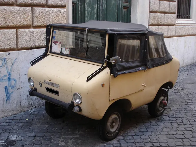 Ferves. Крихітні позашляховики Ferves виготовлялися на шасі Fiat з 1965 по 1970 рік і вичавлювали на трасі майже 70 км/год. Як вони долали бездоріжжя – важко сказати.