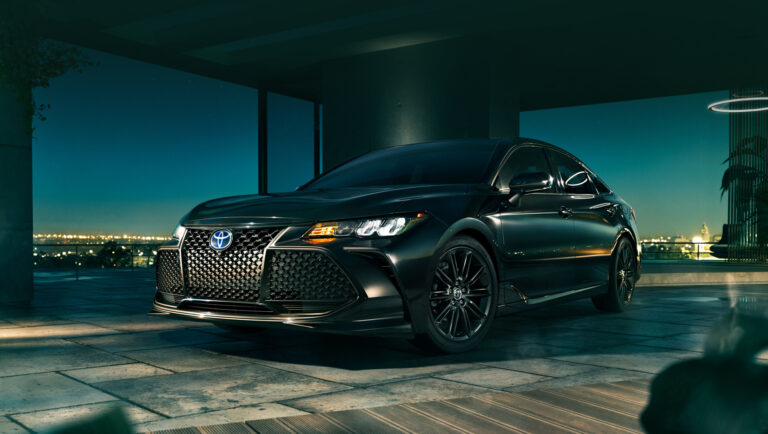 Toyota Avalon Hybrid Nightshade завершить історію седана у США