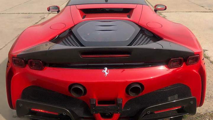 В Україні з’явився вже третій суперкар Ferrari за мільйон доларів