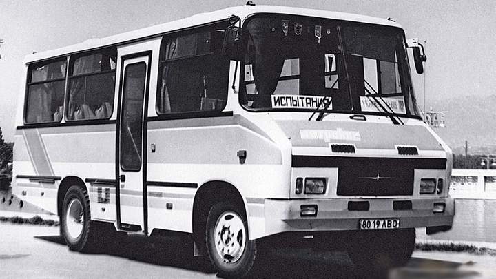 Яким був невідомий львівський автобус: модель 4209