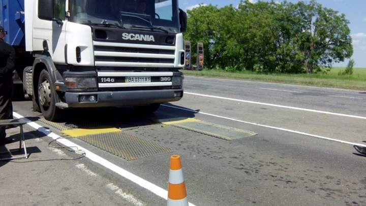 Вантажні авто зможуть блокувати прямо на дорозі