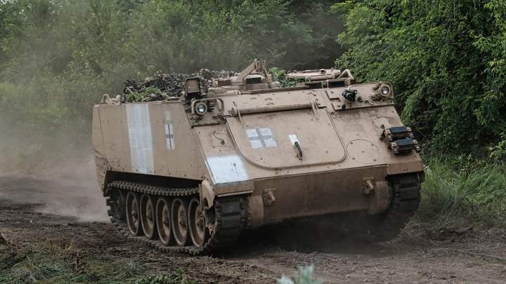 Чергова партія БТРів M113 надходить в Україну